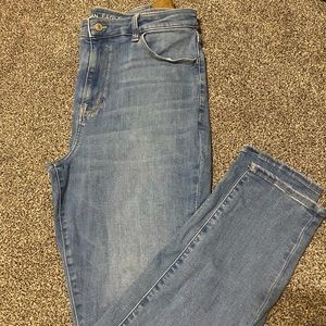 American Eagle Next Level Stretch Jegging- medium wash